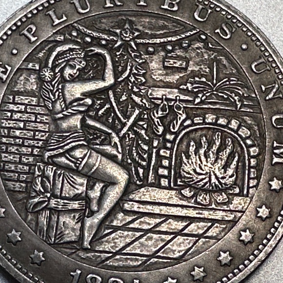 Beautiful Christmas Talisman - Picture 2 of 3